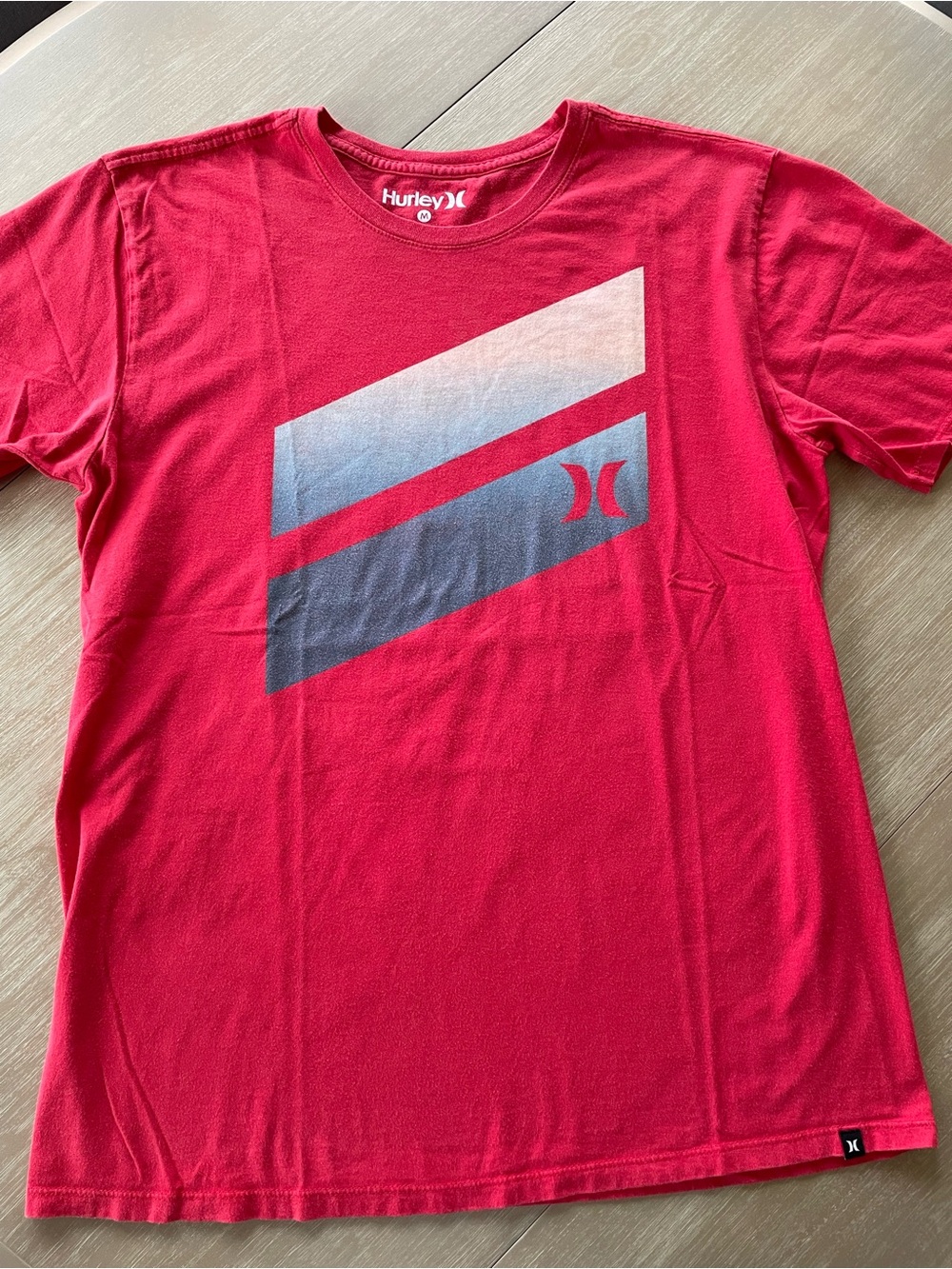 Hurley Red Crewneck Tee with Gradient Stripe Graphic Cotton